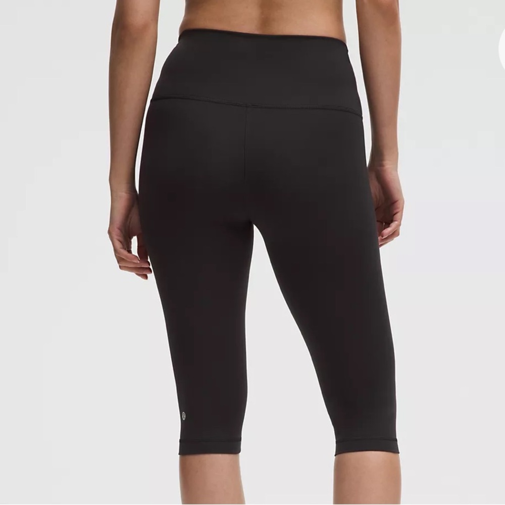 Lululemon - Picture 5 of 8